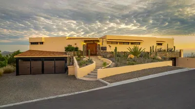 Rolling Hills 13.16 — House for sale in Pacific Coast