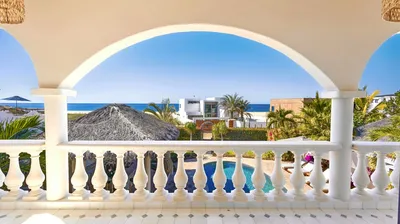 Villa Ventanas — House for sale in Pacific Coast
