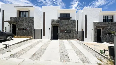 Casa Dos-Ocho Mza2 Lote8 Cto. Sevilla — House for sale in San José del Cabo