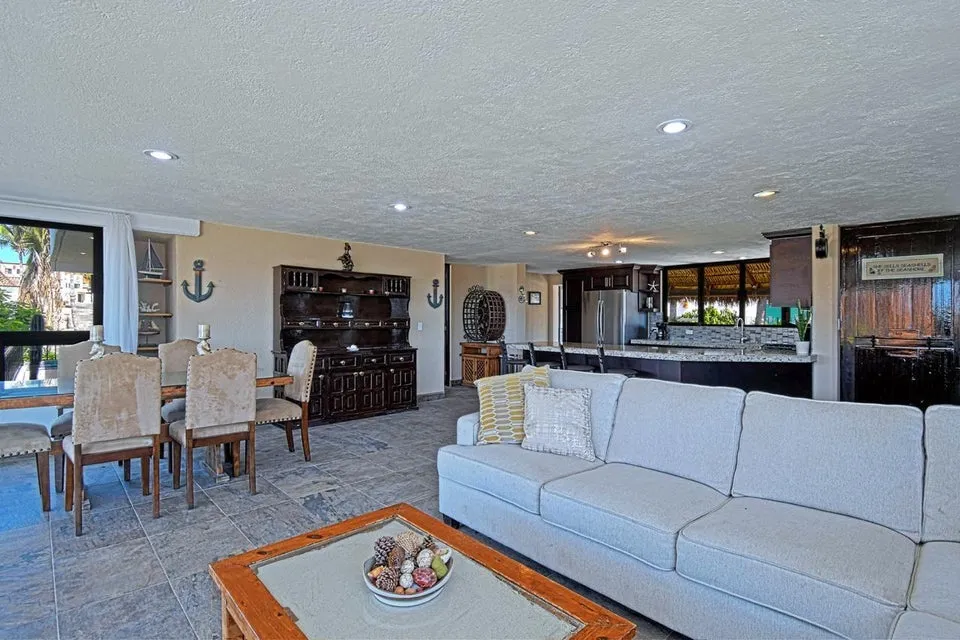 Dual Rental Income Home Lot 10-11 Paseo De Las Misiones — Casa en venta en Cabo San Lucas