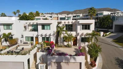 Casa Amanecer Via La Paloma — House for sale in Cabo San Lucas