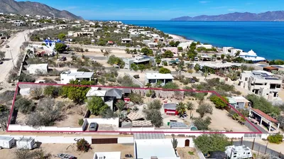 Casa Los Feliz Calle Jaiba — House en venta en La Paz