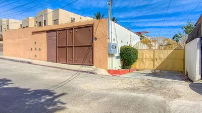 Home Or Development Opp. Calle Benito Juarez — House for sale in Cabo San Lucas