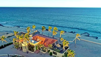 Enchanted Point Beachfront — House en venta en East Cape
