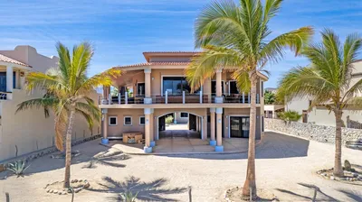 Casa De La Playa — House for sale in East Cape