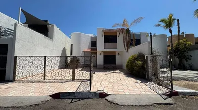 Casa Agua Dulce En F — House for sale in La Paz